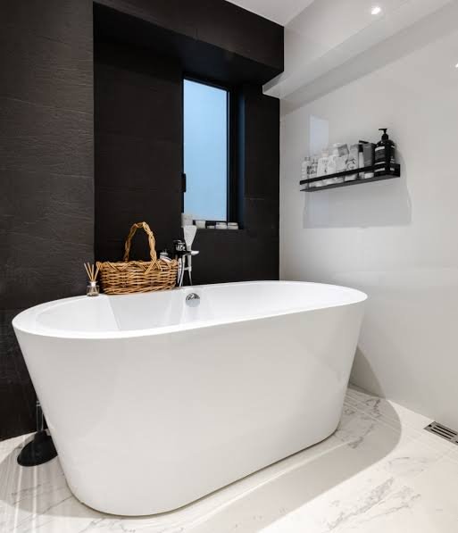 Hotel bathroom hardware and sanitary ware